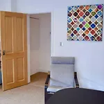 Gorgeous Studio In Trendy London Location