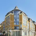 Regents Plaza Apartment