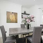 Bright Luxurious Flat in Little Venice