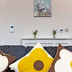 Flat 6, Cromwell Road 1 Bedroom Apartment