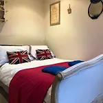 Luxury Central London 3 Bedroom Family House