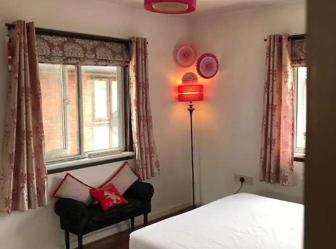 Spacious House 15Min To Canary Wharf/O2/Excel/Central London