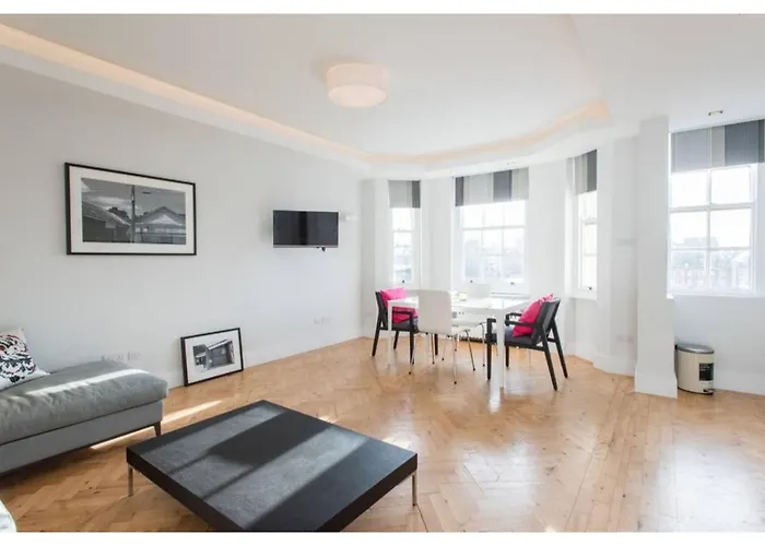 Stylish Flat Near Hyde Park