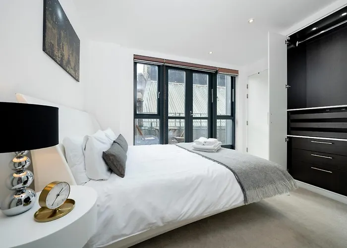 NEW LUXURY 2Bedr 3 Beds 2,5 Bath COVENT GARDEN