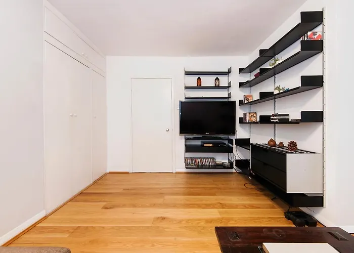 Lovely Flat In Literary London By Underthedoormat