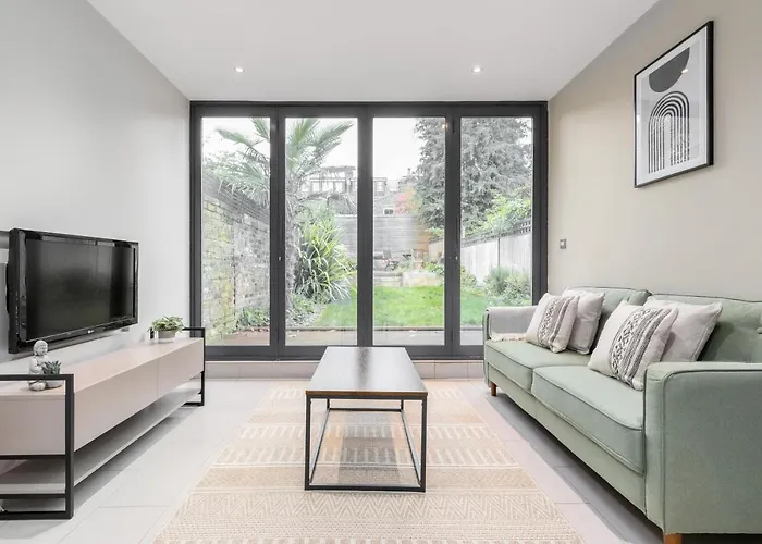 Beautiful Maisonette with Garden