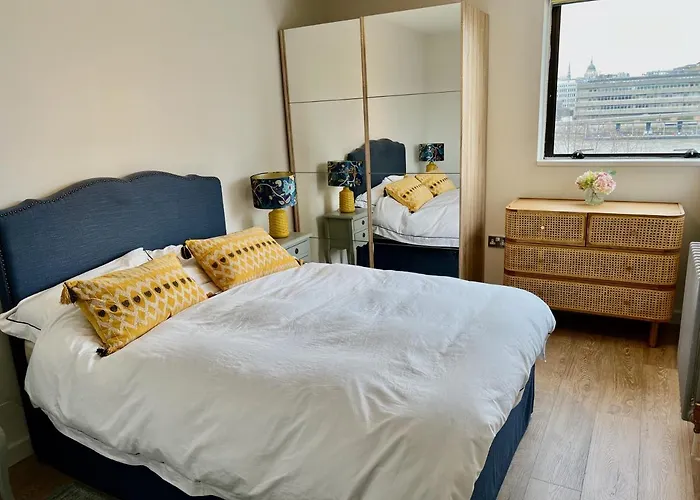 Thames Bankside River View City Apartment