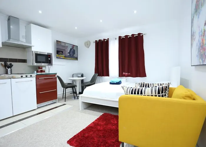 Classic Studio Lytham Up London