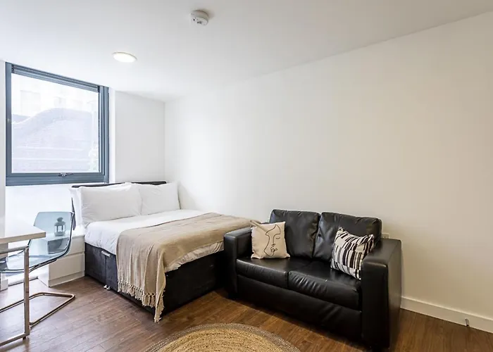 Chamber Street Apartment 12