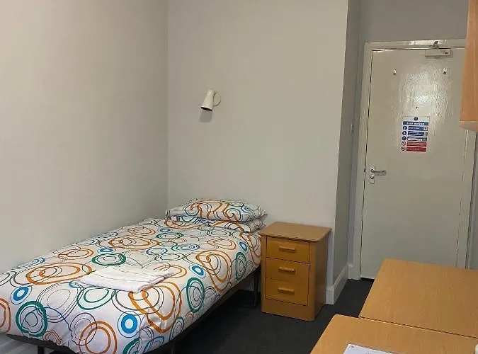 Charming Rooms For Students Only, Cricklewood Lane - Sk