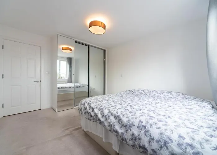 Lovely Penthouse Near Canary Wharf