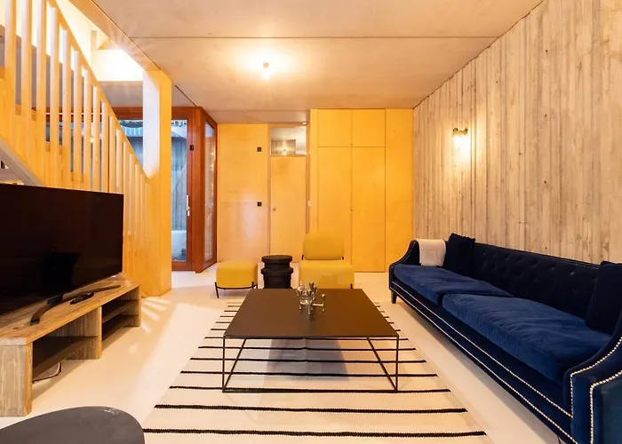 The Victoria Park Sanctuary - Stunning 2Bdr Flat