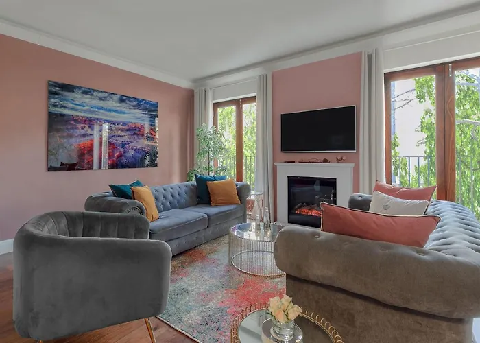 Massive 5 Bedroom West End Designer Townhouse near Hyde Park