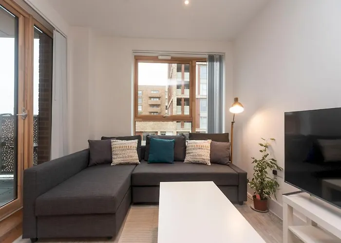 Pass The Keys Spacious Bright Flat 20 Mins To Central London