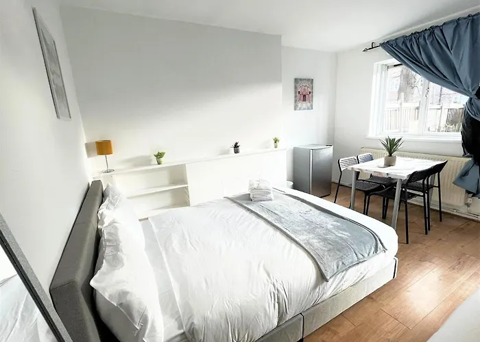 Stepney Green 17 Double Bedrooms