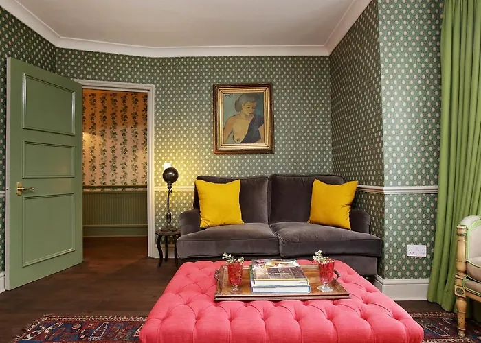 2 Bed Garden Apartment In Notting Hill