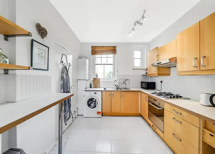 Modern 3 Bedroom Flat Near Camden Town