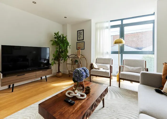 The Islington Place - Stunning 2Bdr House
