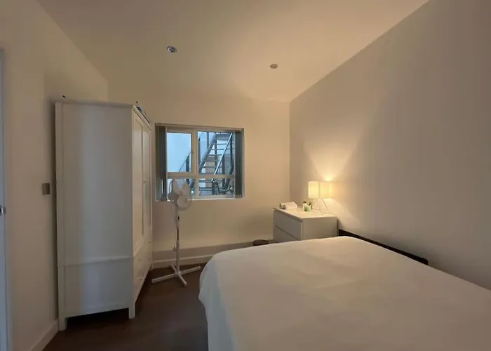 Flat 2, 417 Fulham, 2 Bedroom, 1 Bathroom Flat