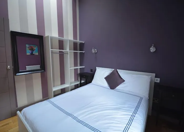 Cheerful 2 Bed Home With Terrace In Central Camden