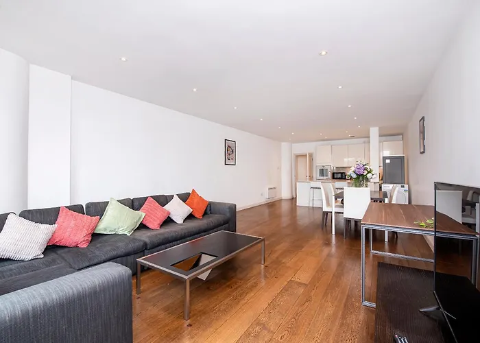 Central 2 Bed Maissonette