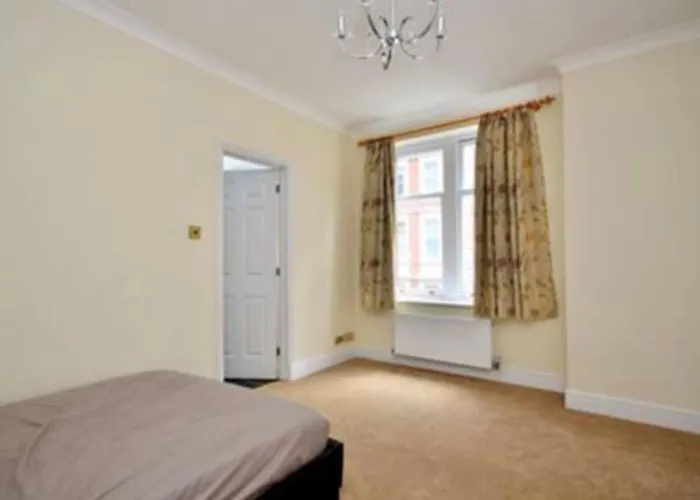 Luxury 3 Bedroom, 3 Bath Apt By Oxford St & Soho
