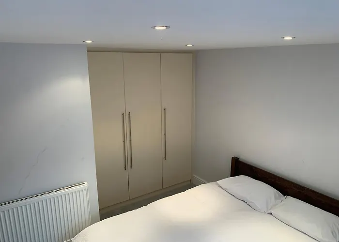 Cosy Spacious Master Room.