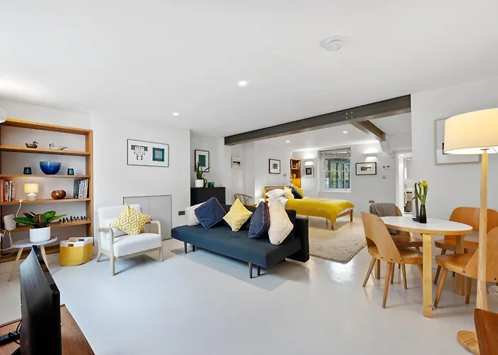 Cosy, Calm Camden Square Studio