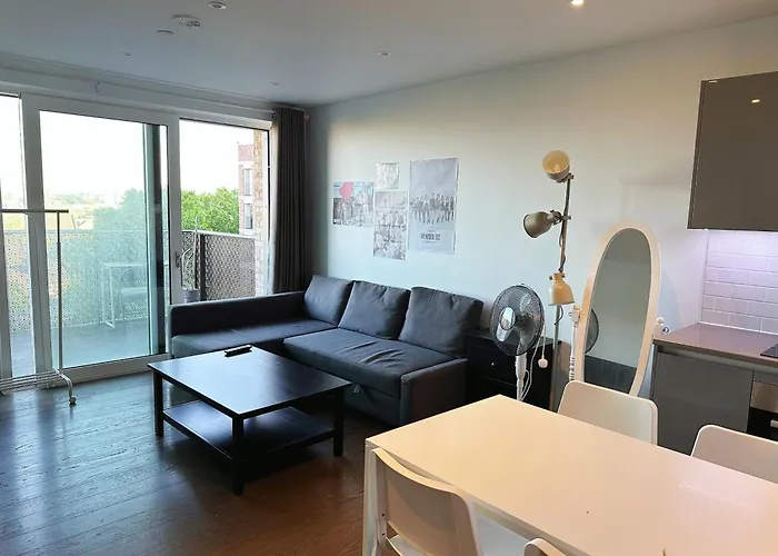 Modern 2 Bedroom Secured Flat