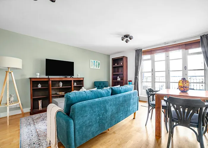 The Canary Wharf Flat