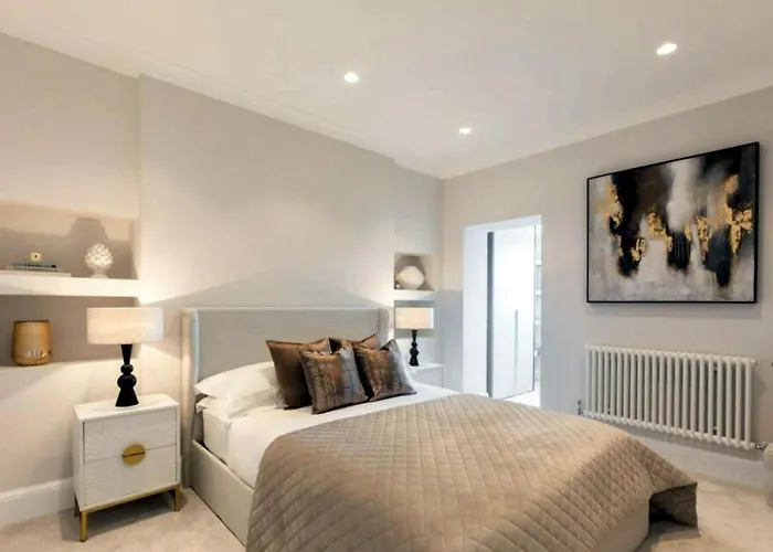 Spacious 4 Bed Flat