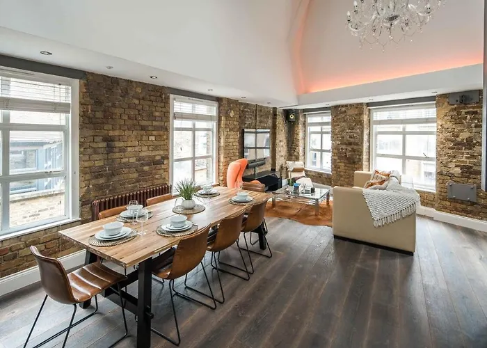 Huge Penthouse Retreat Next To Old Street Station