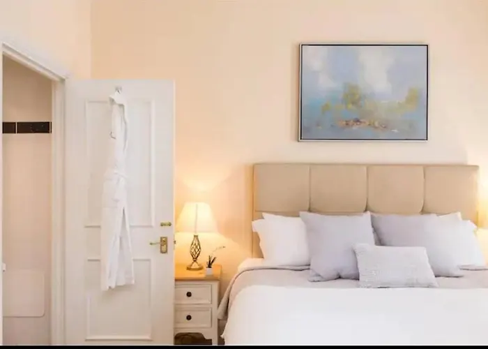 London Guest Room