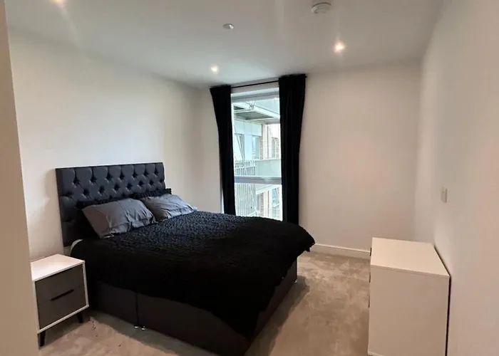 Wembley Luxury Apartment