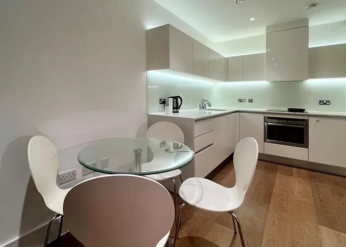 Spacious One-Bedroom Apartment In London
