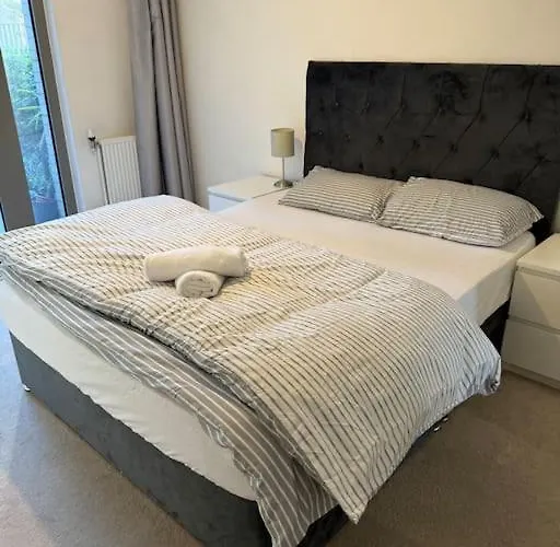 Modern One Bed Flat, Near City Airport ,Excel Centre, Dlr & Barrier Park