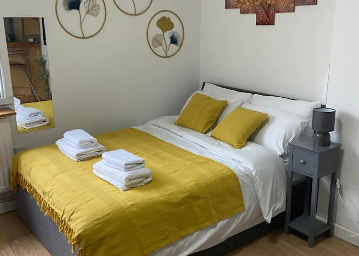 Studio Flat In West Kensington