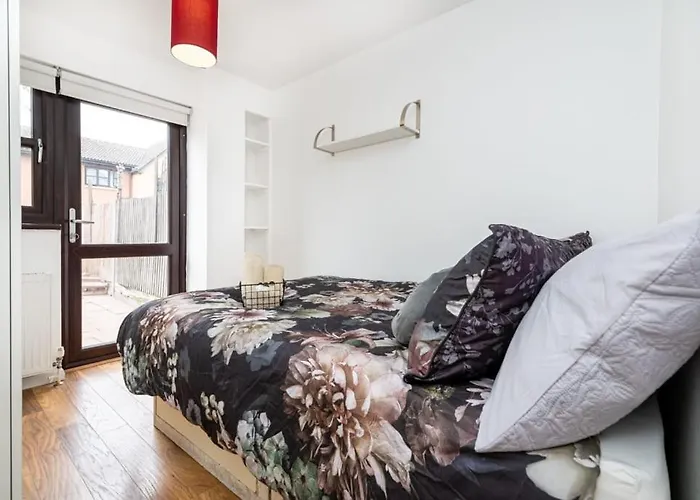 Comfortable New Refurbished Bedroom