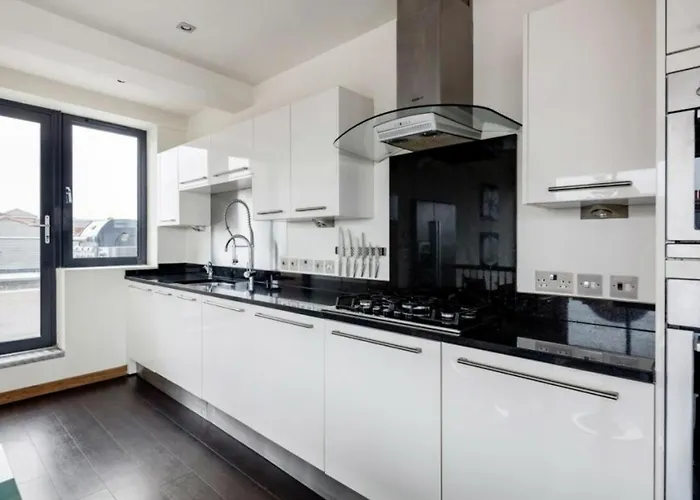 Spectacular 4 Bedroom Apartment