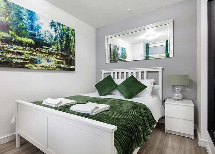 \'Ample Apt Next To Cromwell Hospital In Kensington