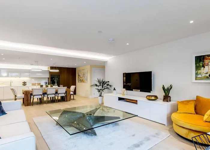 Well-Maintained 4-Bedroom Flat With Full Amenities