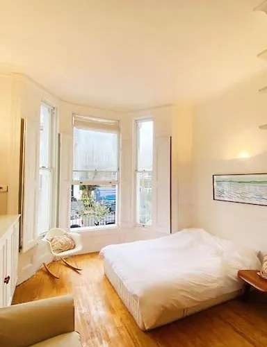 Artist Home In Notting Hill London