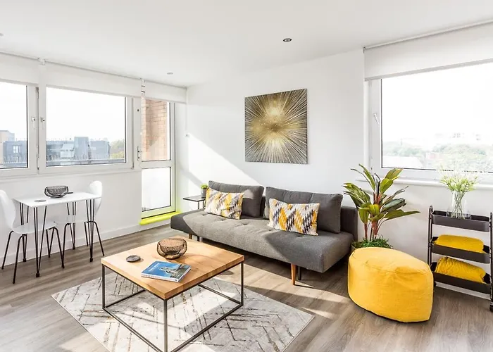 Bright London Bridge Apartment