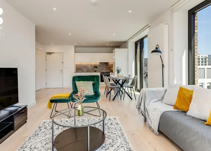 Luxury Docklands 2 Bedroom Apartment
