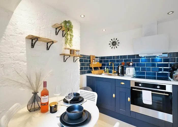 Cozy Split-Level Studio London