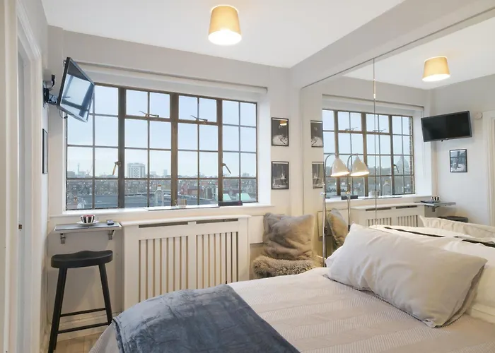 Executive Sloane Apartment 810