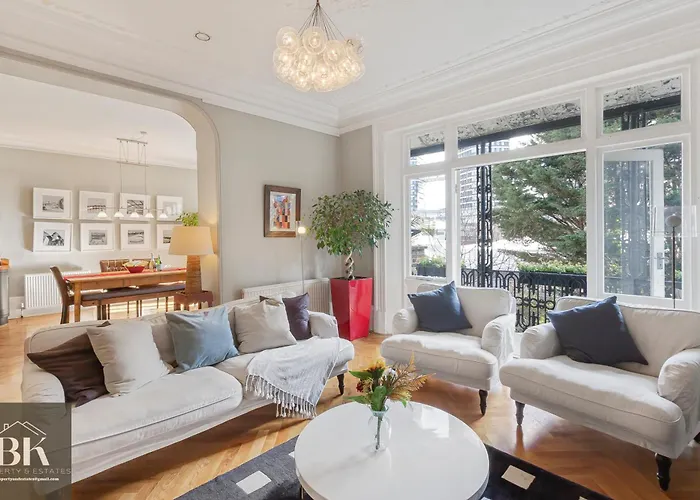Luxury Victorian 2 Bed 2 Bath Flat E14