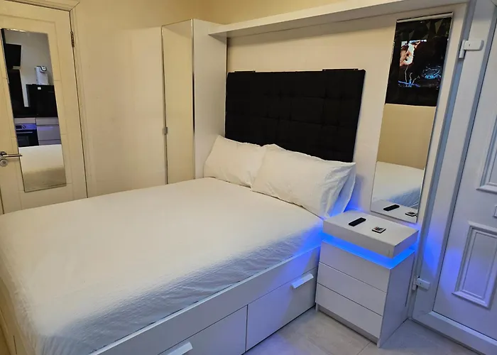 Studio For 2Guests-Parking-Garden-Nearlondon-Ac