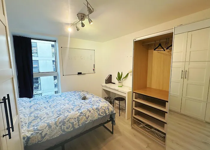 Cosy Room In London City Center
