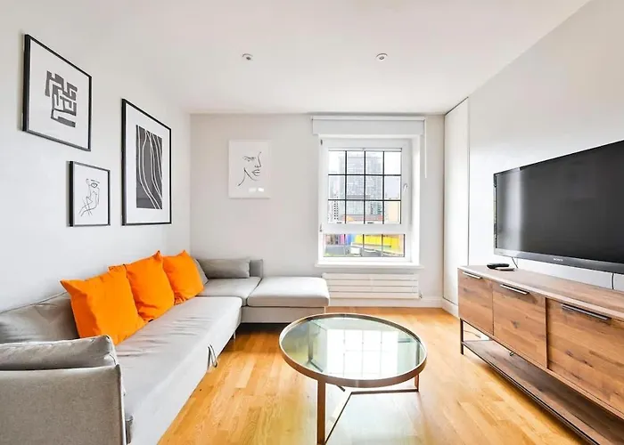 Spacious 2 Bed, Canary Wharf, O2 Arena, Wifi